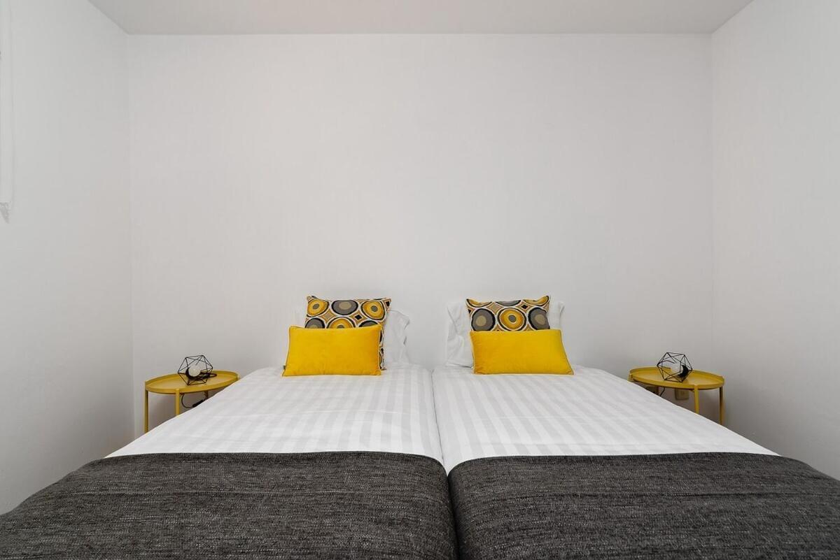 Casa 2 Irmaos Bed & Breakfast ลากอส ภายนอก รูปภาพ
